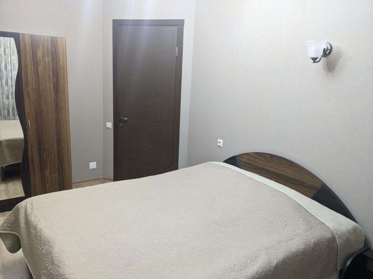Berapartment With Mountain View 巴统 外观 照片