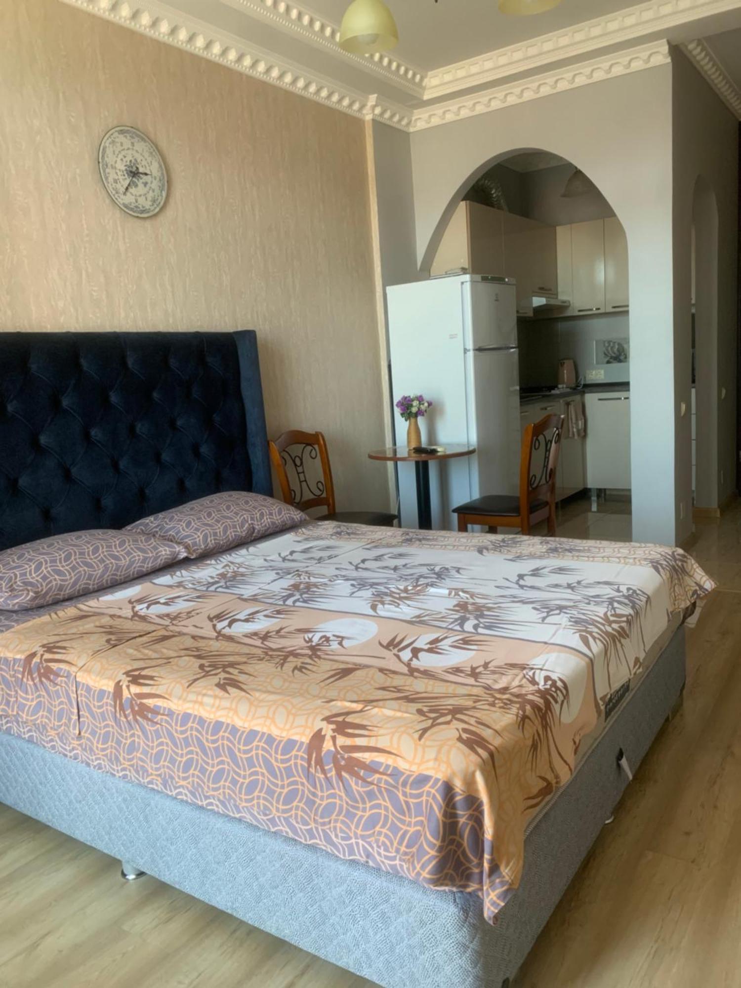Berapartment With Mountain View 巴统 外观 照片