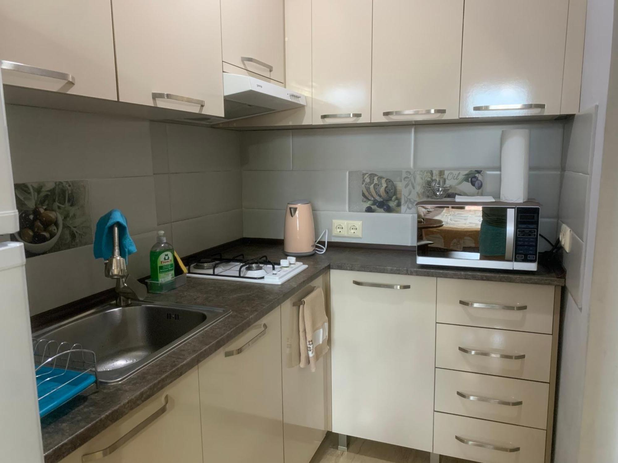 Berapartment With Mountain View 巴统 外观 照片