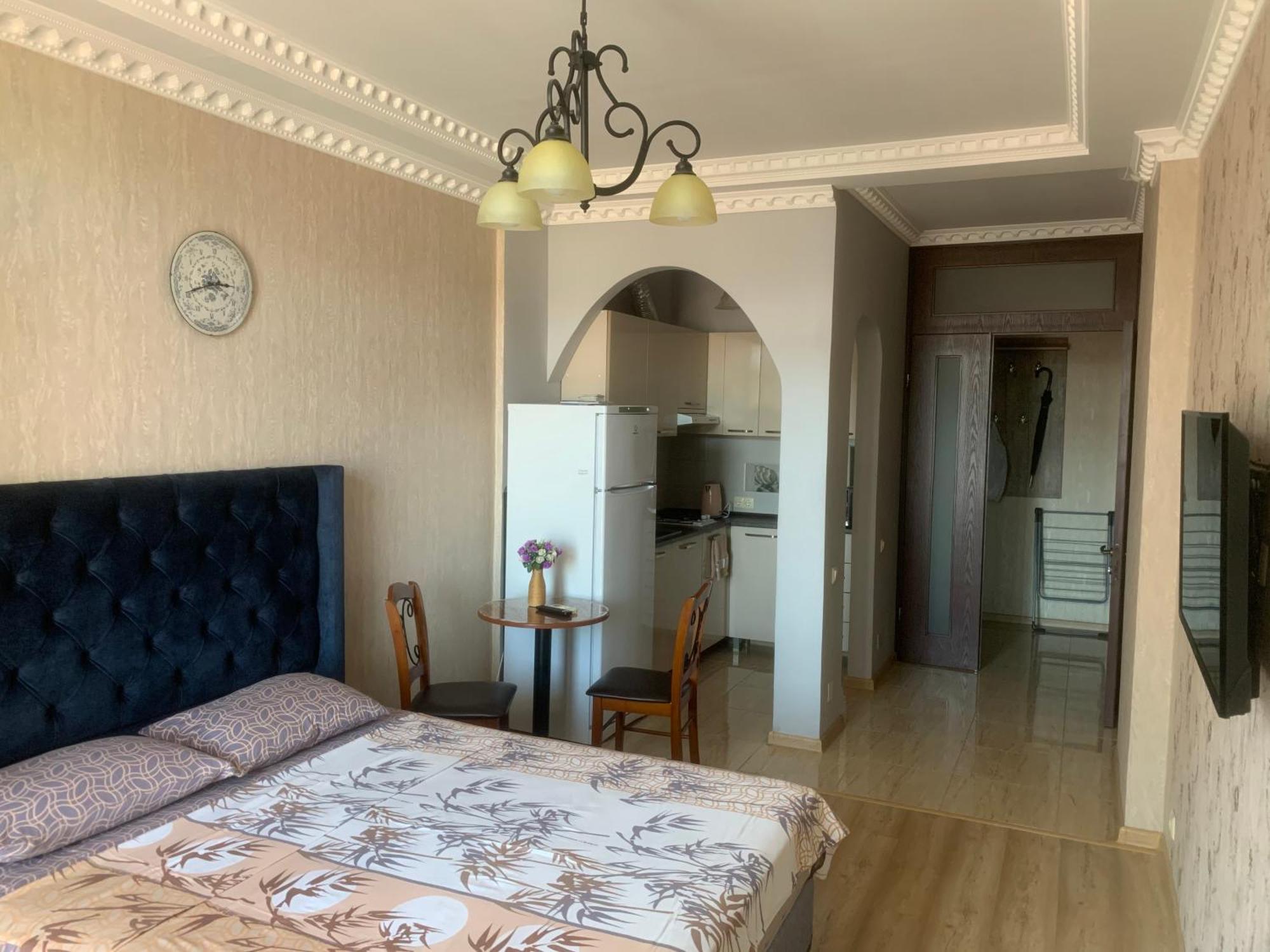 Berapartment With Mountain View 巴统 外观 照片